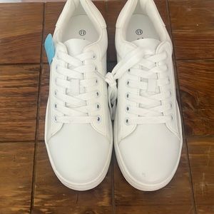 Vepose white sneakers